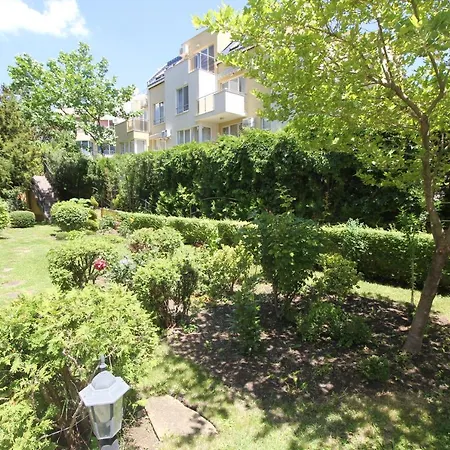 Two Bedroom In Saint Vlas. Siana 3 Appartement