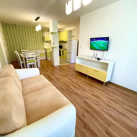 Two Bedroom In Saint Vlas. Siana 3 Appartement Sveti Vlas