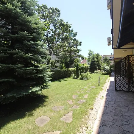 Two Bedroom In Saint Vlas. Siana 3 아파트 *