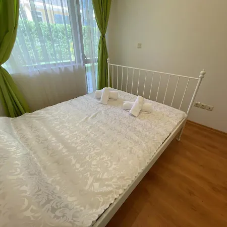 Two Bedroom In Saint Vlas. Siana 3 아파트 *
